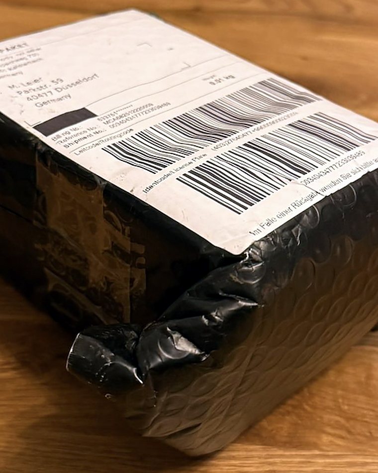 Neutral parcel shipped to a D2C customer